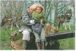Kadr z filmu „Przeżyj z wilkami