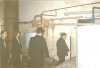 Rok 1995. Aron Cohen, Rabin Hendelsman, Janusz Baranowski wraz z prezesami Polmosu Sieradz ukoszerniają tamtejsze wyroby spirytusowe.