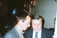 Lech-Walesa-i-Janusz-Baranowski-w-palacu-biskupim-w-Kielcach-podczas-narady